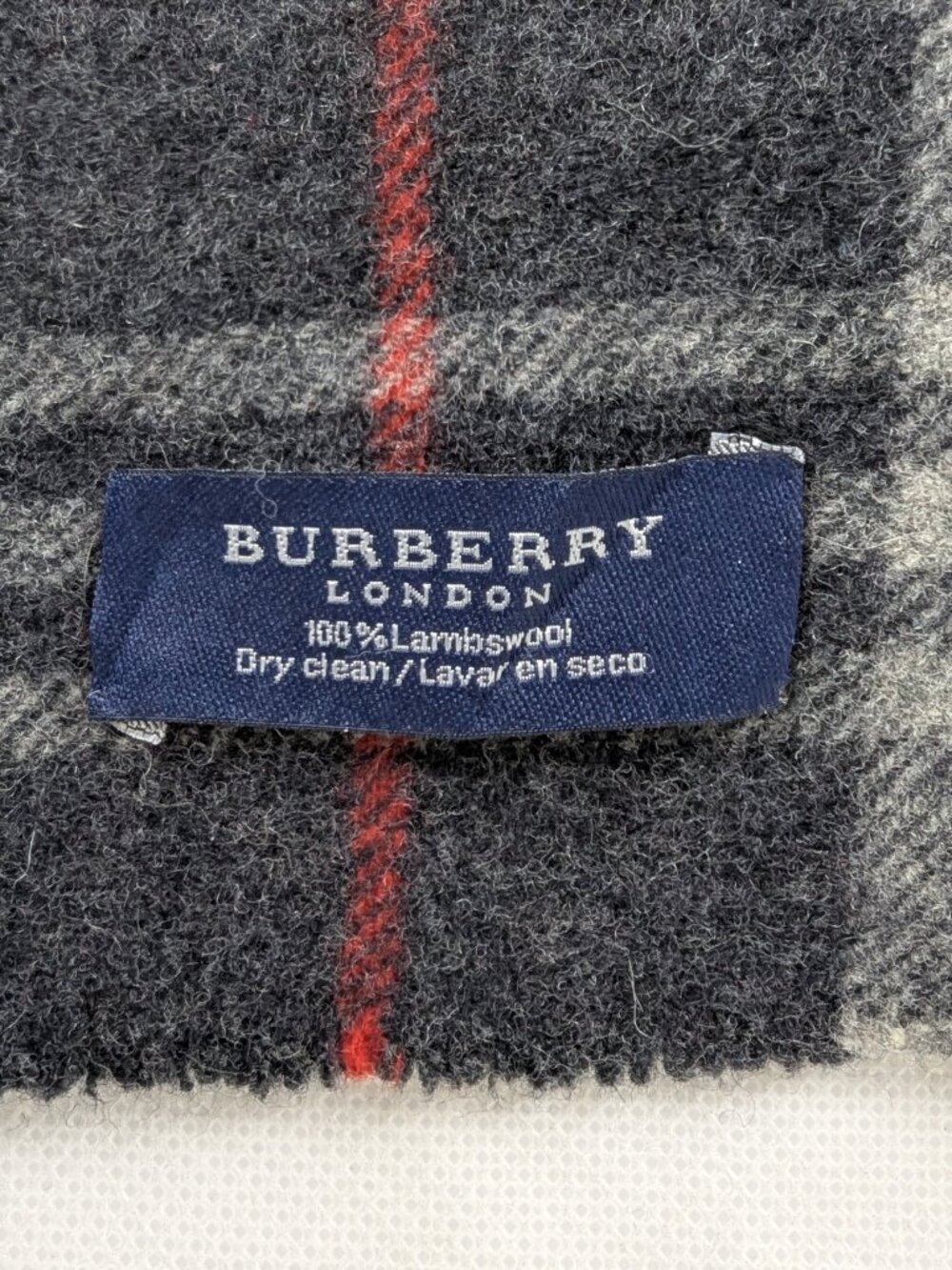 Luxury Burberry Gray 100% Lambswool Check Scarf Unisex - Picture 2 of 8